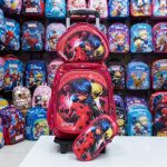 حقيبة مدرسية بعجلات بتصميم جذاب مستوحى من شخصية Ladybug